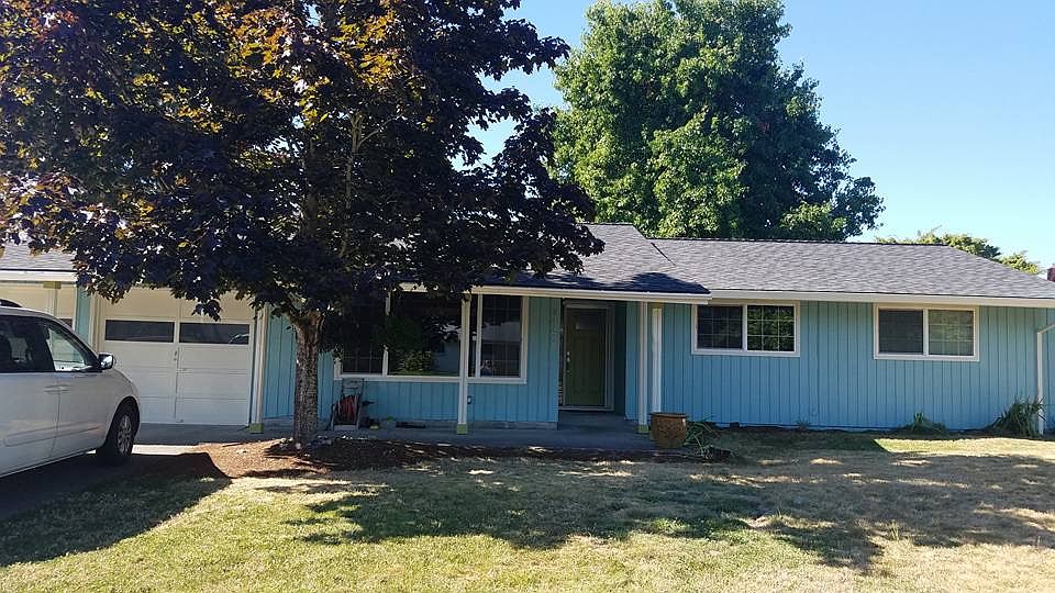 1st image of 1442 NE Oleander Ln
