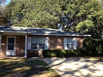 200A MAPLE OAKS FRONT