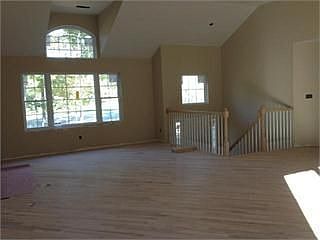 4th image of 760 Orchard Dr