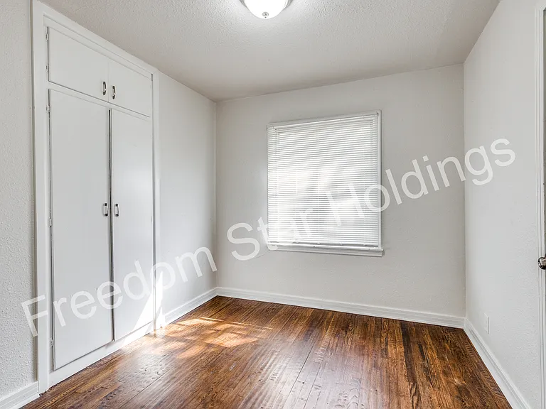 4256 Standish Rd #B — Photo 1
