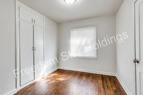 4256 Standish Rd #B Photo 1