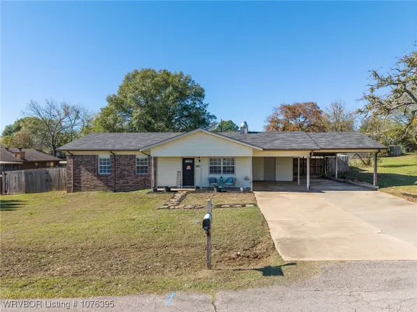811 Division St, Greenwood, AR 72936