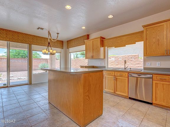 3rd image of 14411 N Glen Hollow Pl