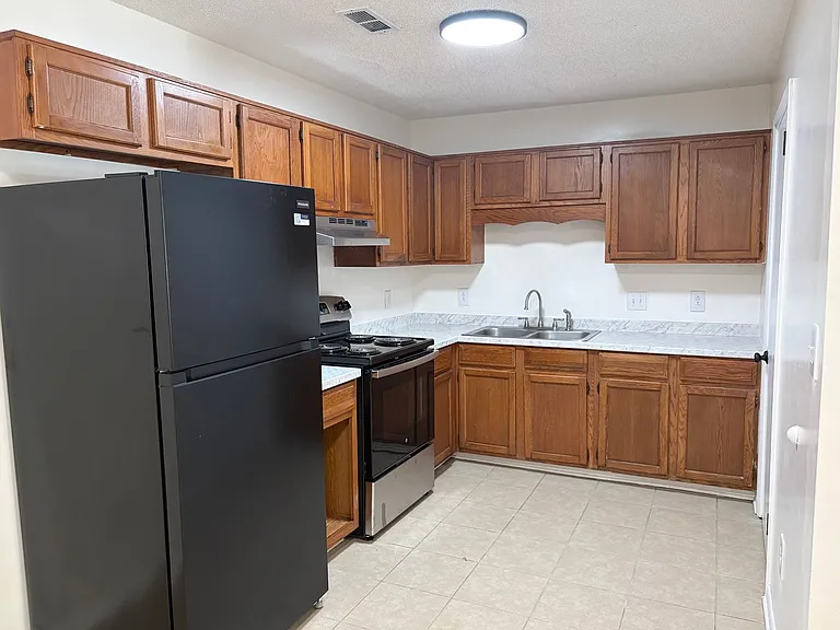 2701 McIntosh Dr — Photo 4