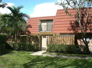 9882 NW 6th Ct, Plantation, FL 33324