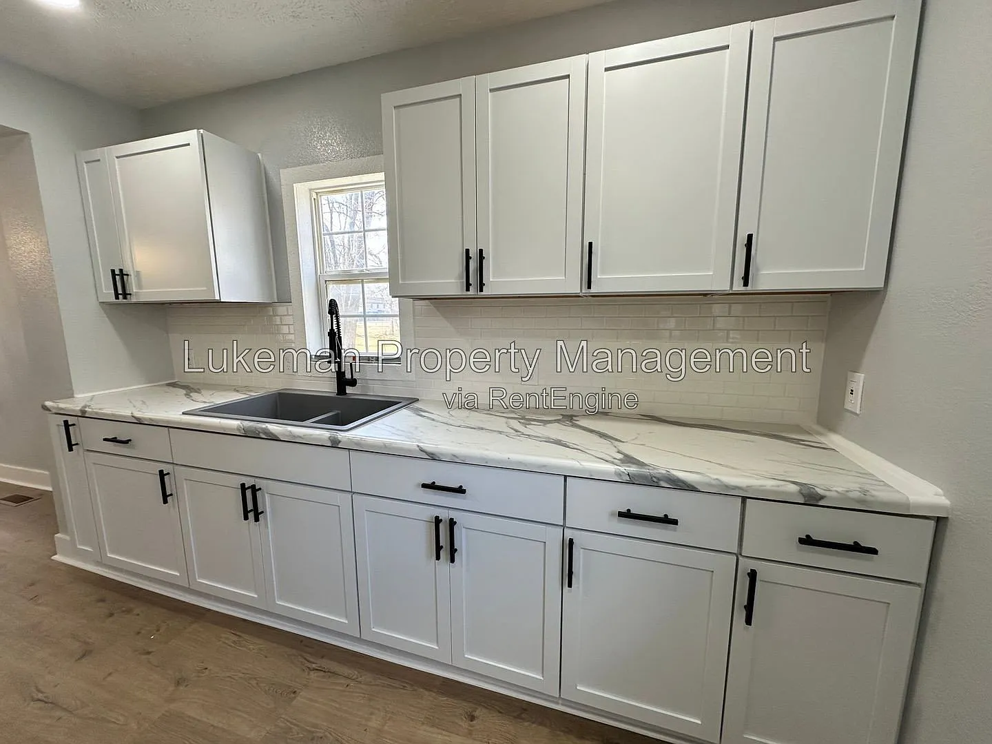 4 bed, 1.0 bath, 726 sqft, $1,750 — Photo 3