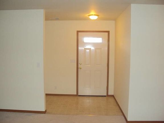 5th image of 1610 201st Street Ct E