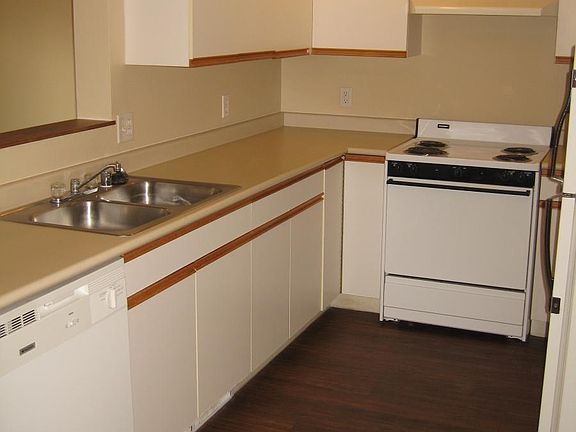 3rd image of 1510 Cooley St APT 2
