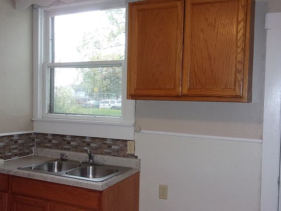 2nd image of 113 S Union St