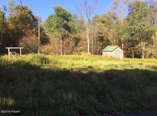 102 Saw Mill Rd, Greentown, PA 18426