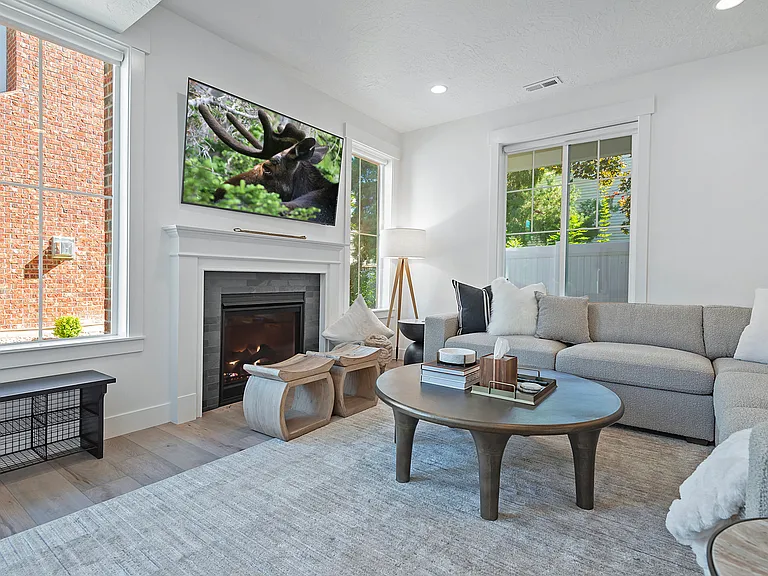 3963 S Mill Farm Ln — Photo 3