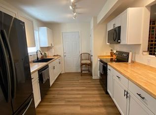 226 N Doughty St, Rockport, TX 78382