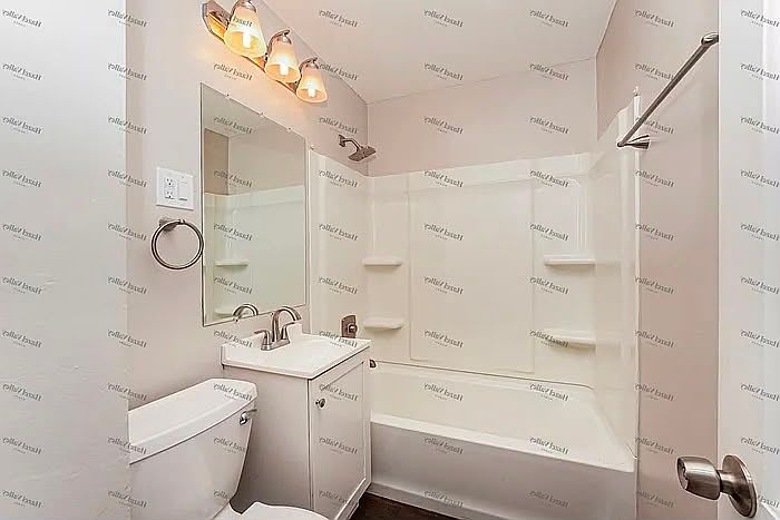 1st image of 264 Joliet Ave #1
