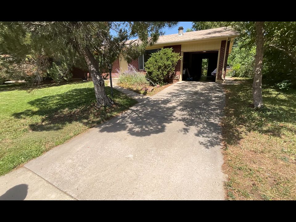 Driveway and 1-Car Garage