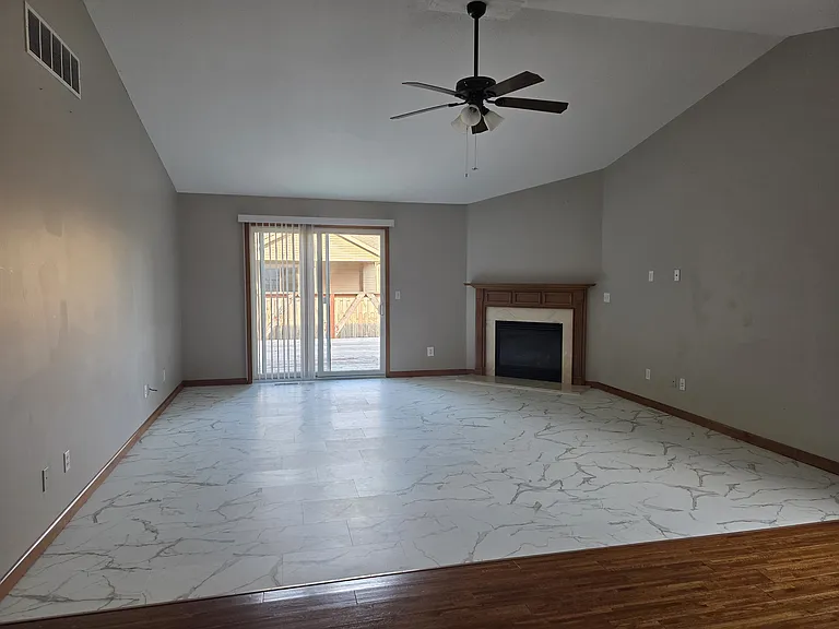 2802 Cronin Dr — Photo 2