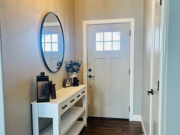 3rd image of 55 Meadowview Ln