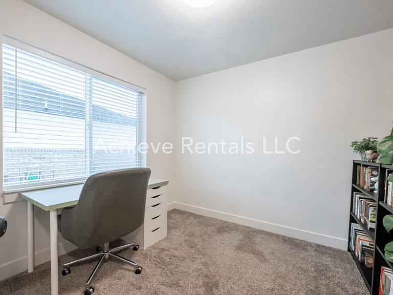 2366 N 150 E — Photo 10
