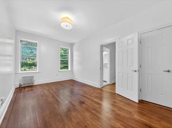 811 Walton Avenue image 8 of 15