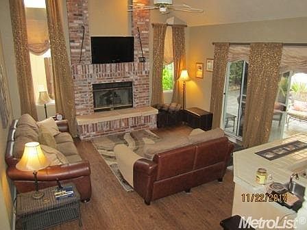 4th image of 193 Baurer Cir