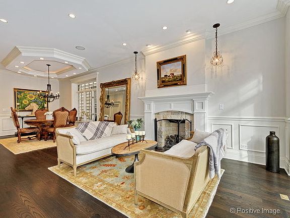 4th image of 1126 W Lill Ave