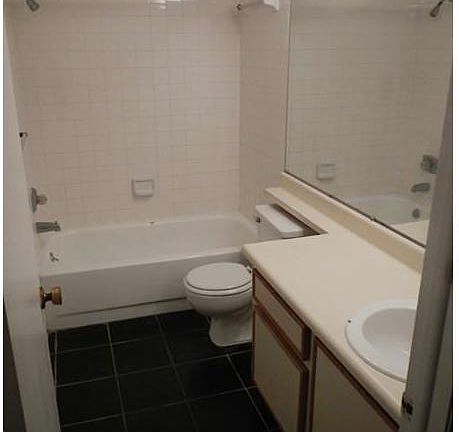 3rd image of 4727 Westwind Dr