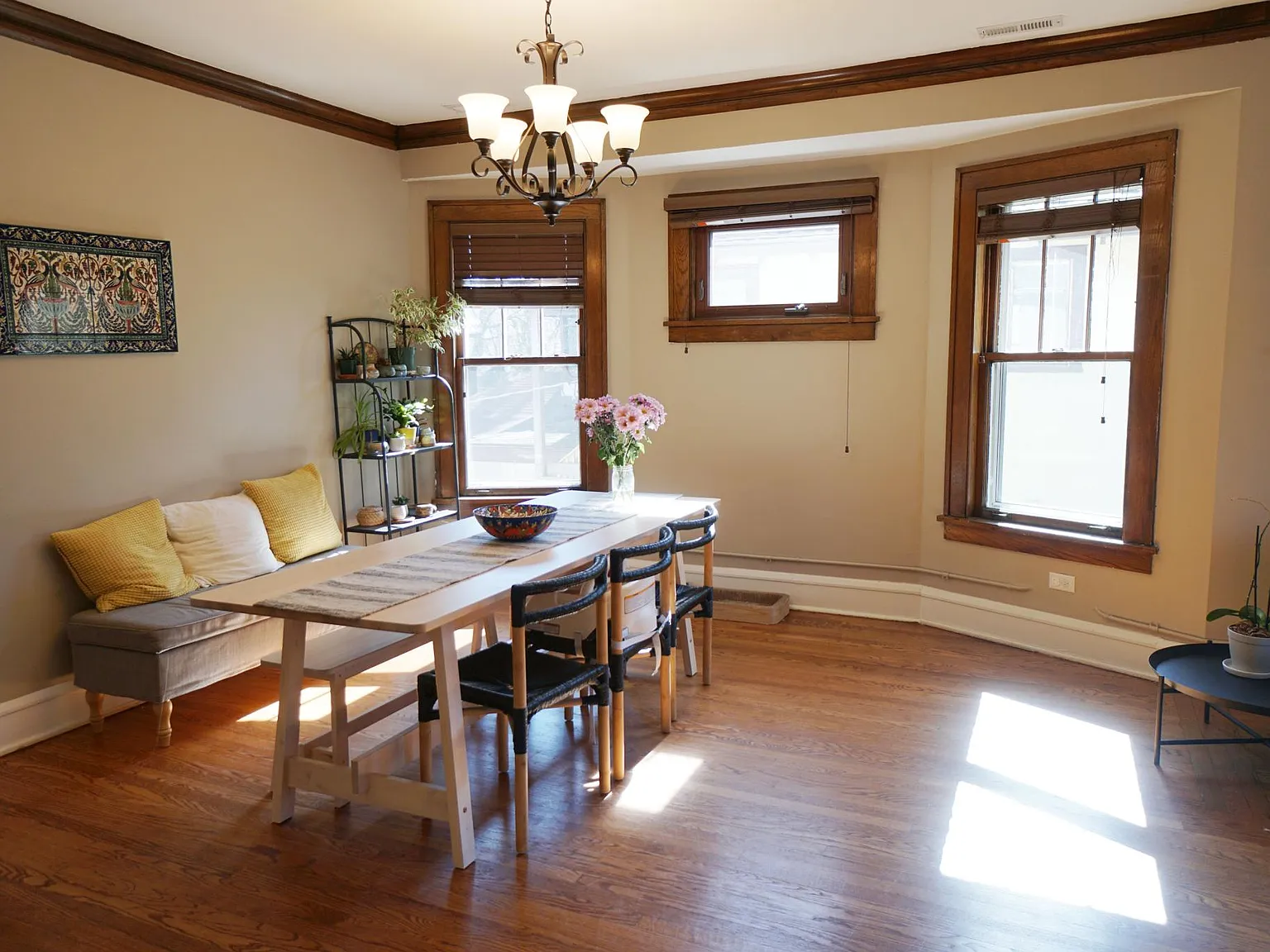 3 bed, 1200 sqft, $3,410 — Photo 3
