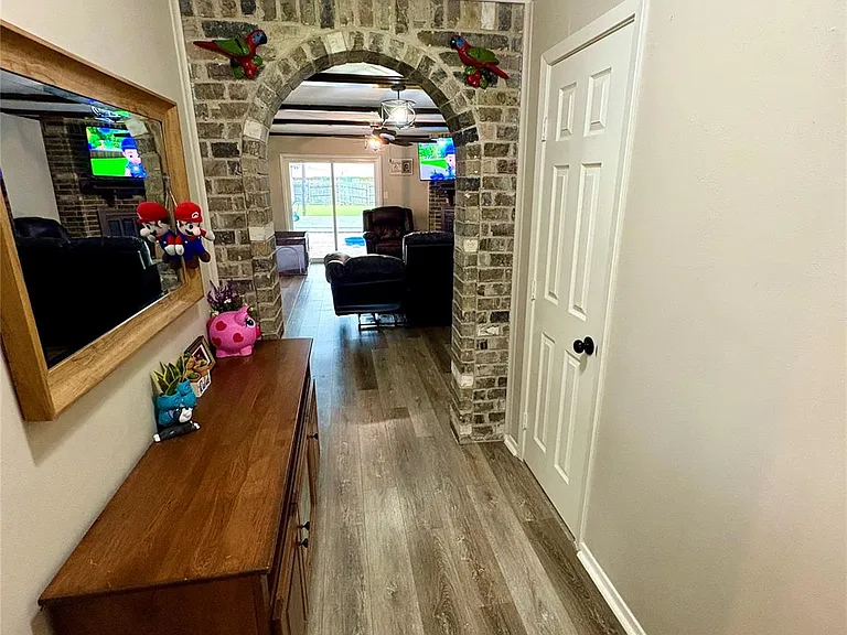 21802 Rotherham Dr — Photo 10