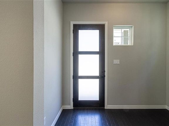 4th image of 7013 Royal View Dr