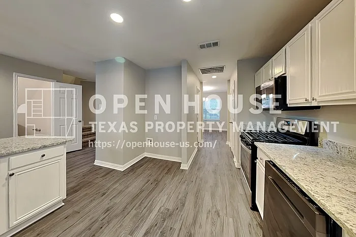 2839 Park Place Dr — Photo 4