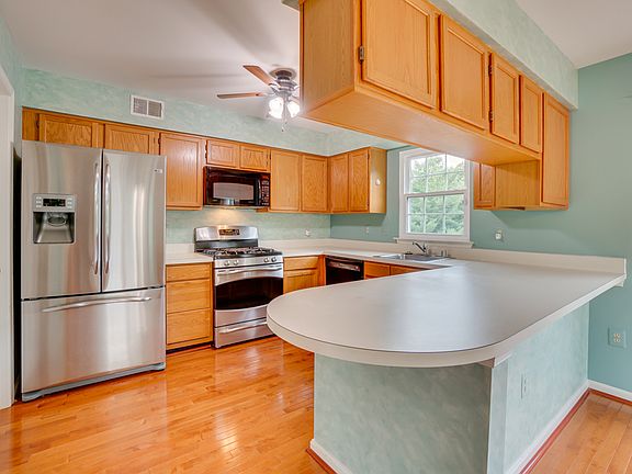 3rd image of 4220 Kenton Cir