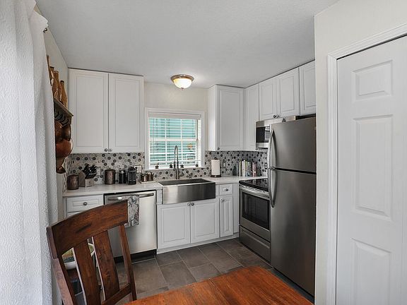4th image of 1714 1st St N #101