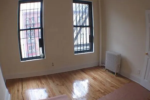 Rented by 4 Points Properties | media 12