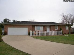 6040 Heister Rd, Newcomerstown, OH 43832