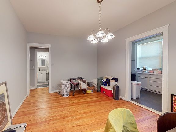 3rd image of 6504 N Bosworth Ave Unit 1