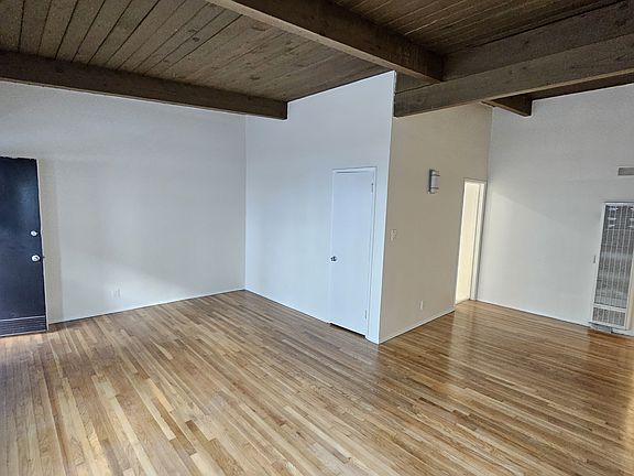 2nd image of 11032 Moorpark St APT 13