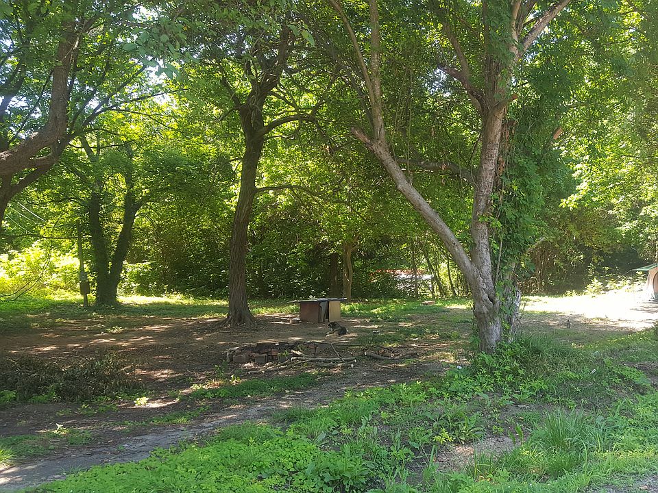 2nd image of 107 Odaniel St