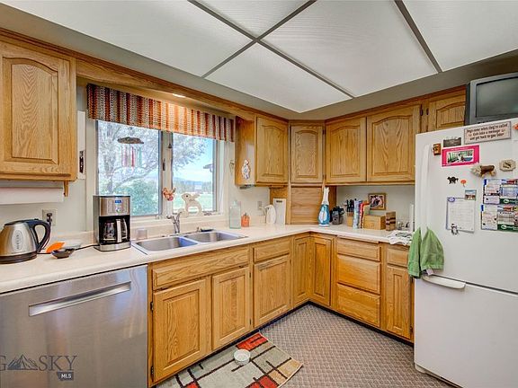 4th image of 27 Hardy Ln