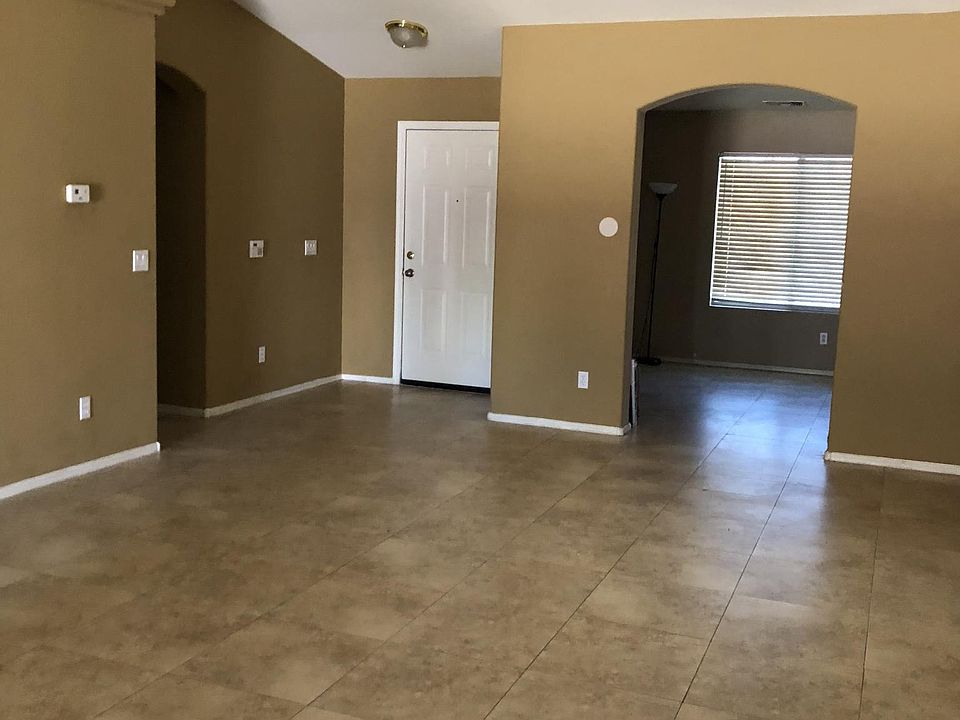 1st image of 3118 W Wayland Dr