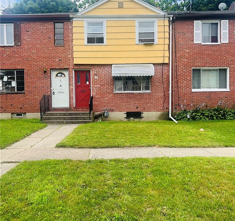 1st image of 27 Bennett Village Ter