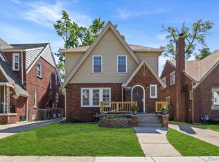 18942 Santa Rosa Dr, Detroit, MI 48221
