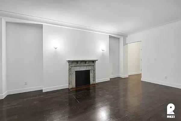 Rented by REZI | media 13