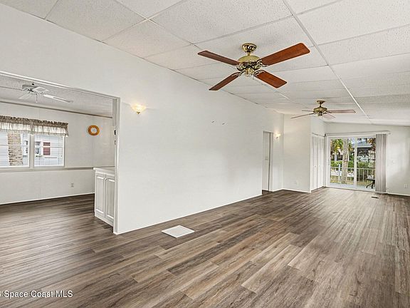3rd image of 238 Plantation Dr