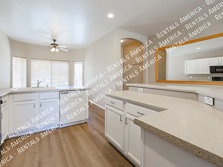 11925 W Jefferson St — Photo 10