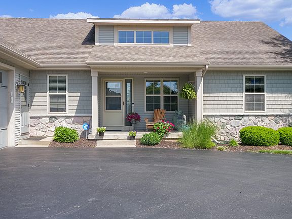 4th image of 5720 Furlong Ct NE