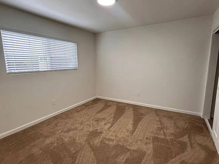 11809 Birch Ave — Photo 21