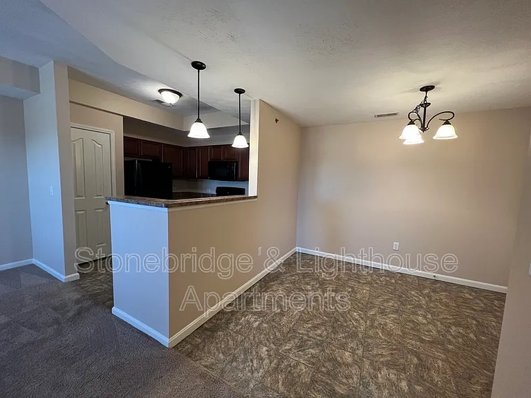 1101 Stonebench Cir — Photo 6