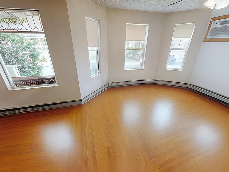 27 Princeton St #1 — Photo 17