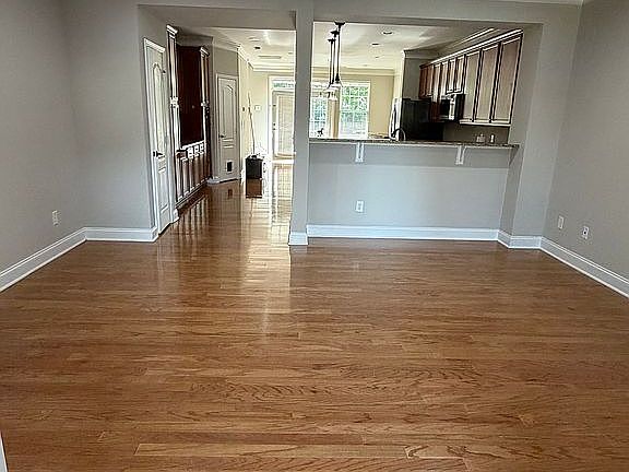 4th image of 226 Duck Mill Cir