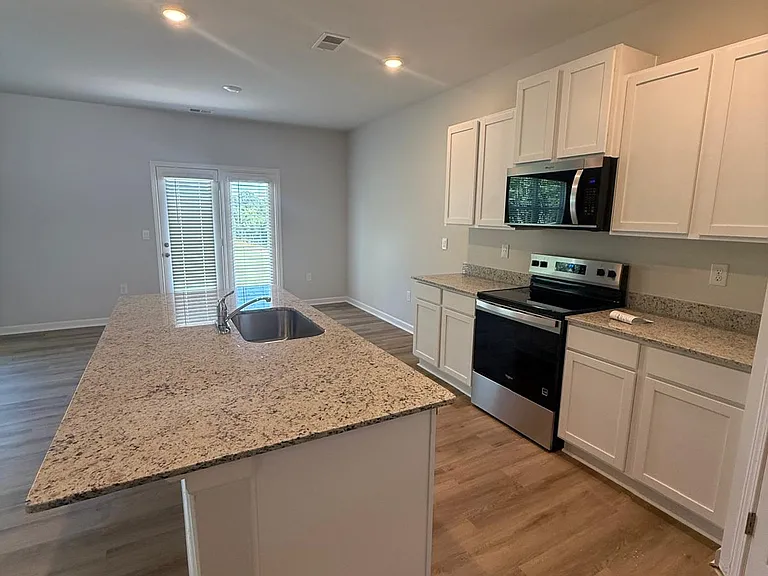 2914 Daxton Ln — Photo 15