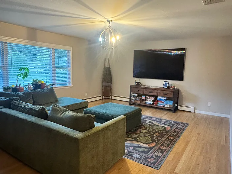 177 Linda Ave — Photo 2